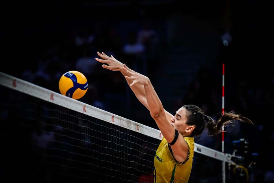 Julia Kudiess, de 22 anos, foi a principal bloqueadora da VNL
