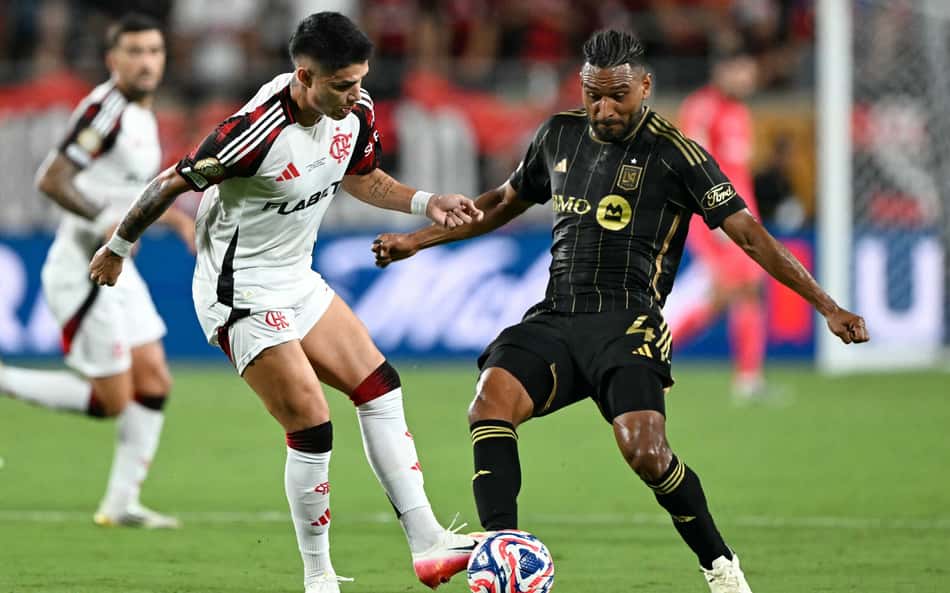 Luiz Araújo em ação no jogo do Flamengo contra o Los Angeles FC pelo Mundial de Clubes