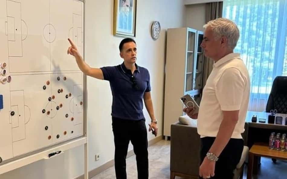 Vasco avalia Mário Branco para cargo de diretor de futebol