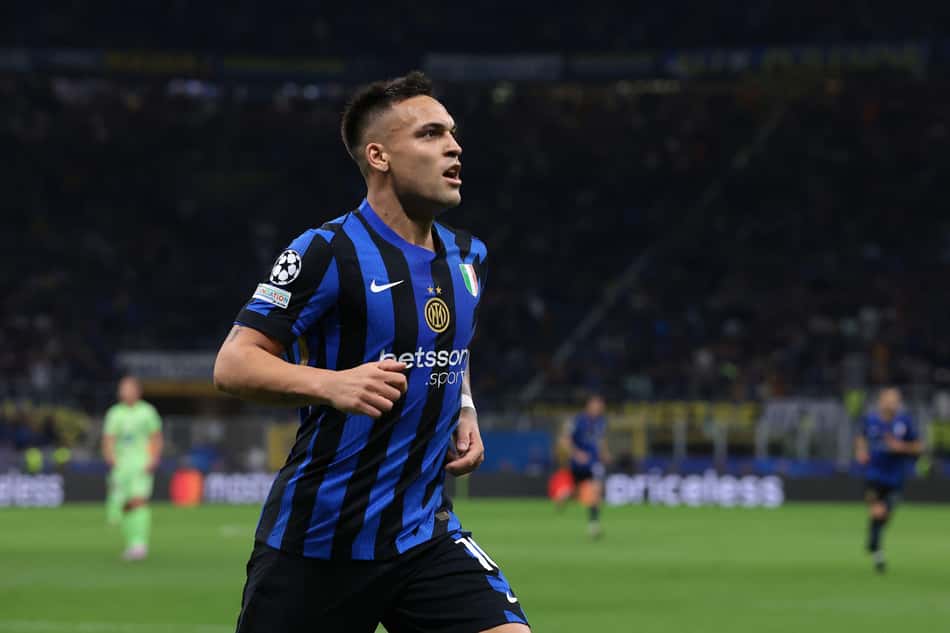 Lautaro Martínez comemora gol marcado contra o Urawa Reds (Foto: Buda Mendes/Getty Images via AFP)