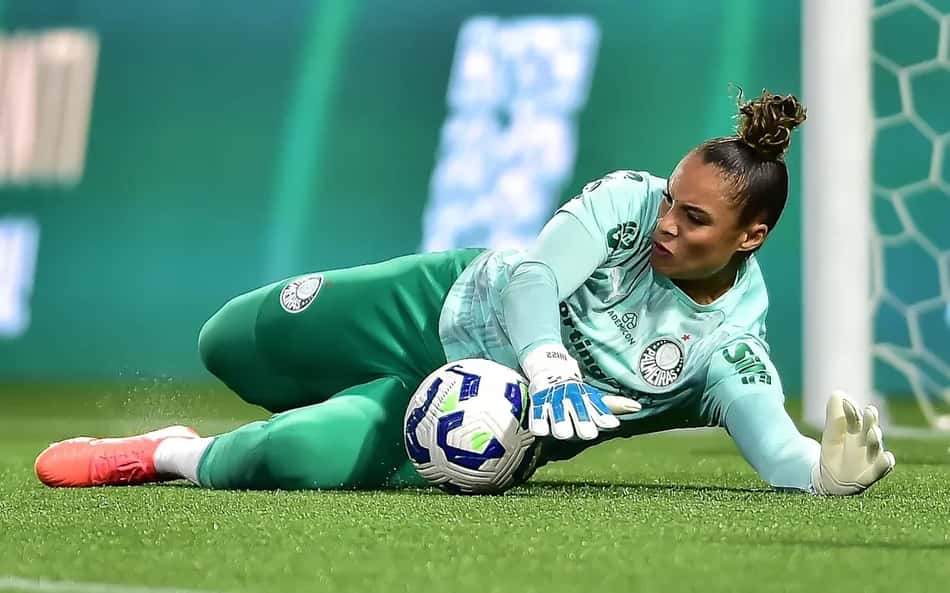Goleira do Palmeiras e da Seleção feminina passa por cirurgia no joelho