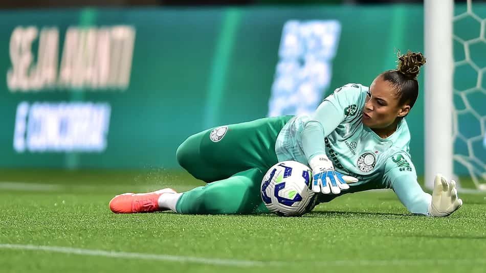 Natascha, goleira do Palmeiras, durante treinamento