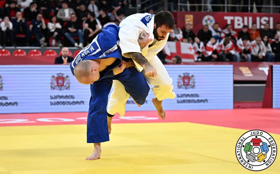 Medalhista olímpico brasileiro cai na estreia do Mundial de Judô