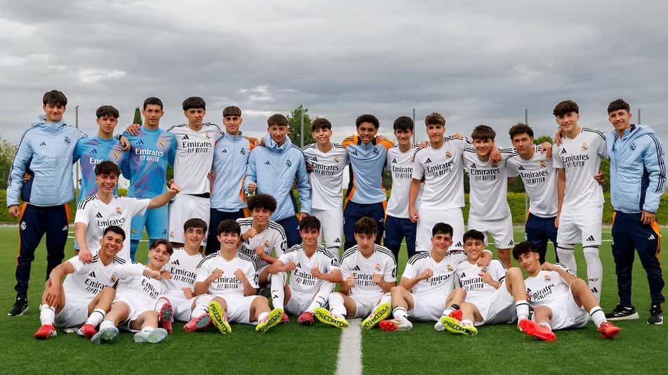 Time juvenil do Real Madrid, onde joga Enzo Alves, filho de Marcelo, fez campanha histórica (Foto: Reprodução / Real Madrid)