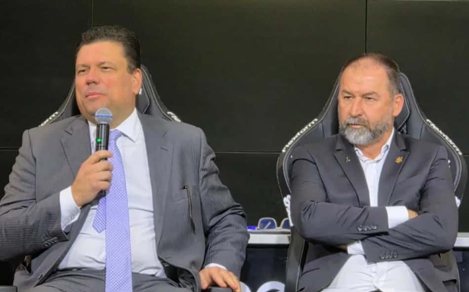 Advogado deixa defesa de Augusto Melo em meio a impeachment no Corinthians
