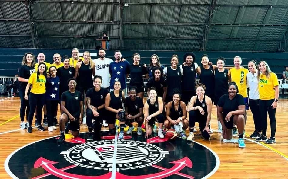 Entre veteranas e novatas, Seleção Brasileira feminina de basquete joga AmericupW