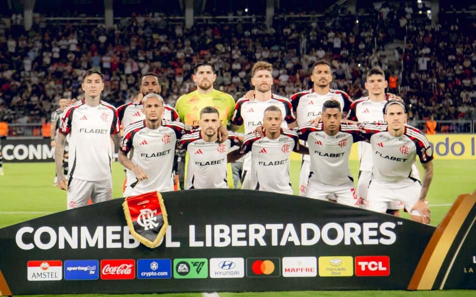 Atuação de jogador do Flamengo na Data Fifa é criticada na web