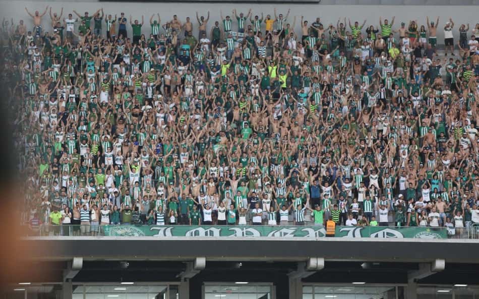 Coritiba notifica o Athletico e exige 10% dos ingressos para o clássico Atletiba