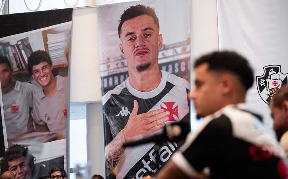 Cenário da renovação de Coutinho com Vasco se assemelha ao do retorno em 2024; relembre