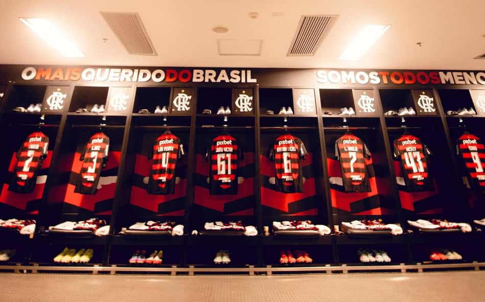 Artes divulgadas pelo Flamengo nas redes sociais 'irritam' torcedores