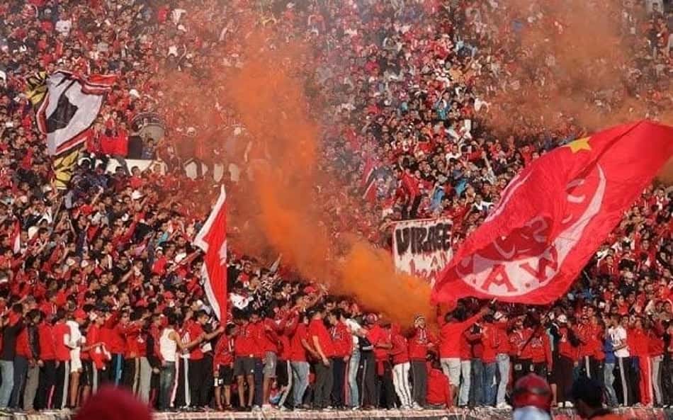 Torcida do Wydad Casablanca faz festa e lota ruas antes de enfrentar o Manchester City