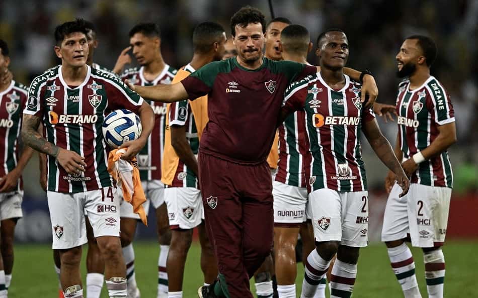 Arias demonstra gratidão e cita todos os técnicos no Fluminense
