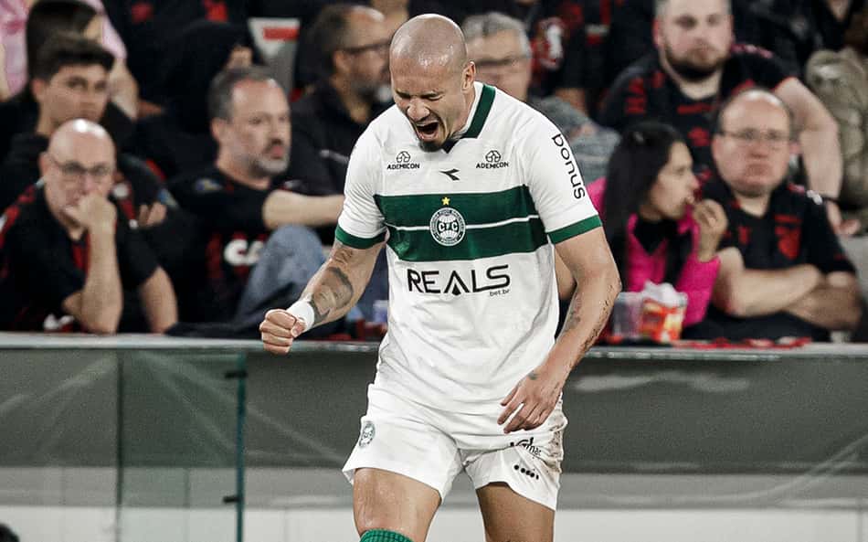 Com Maicon em campo, Coritiba supera média histórica de aproveitamento para o acesso