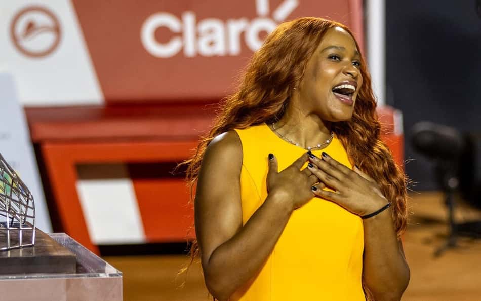 Rebeca Andrade na cerimônia de abertura do Rio Open 2025 (Foto: Reprodução/RioOpen)