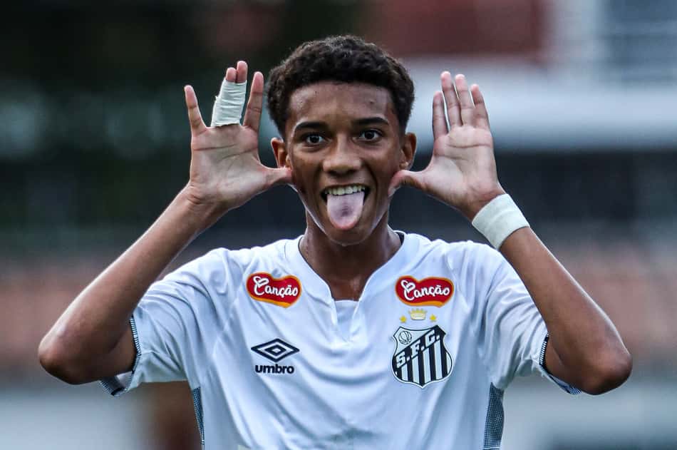 Robinho Jr se destaca na base do Santos (Foto: Reinaldo Campos/ Santos FC)