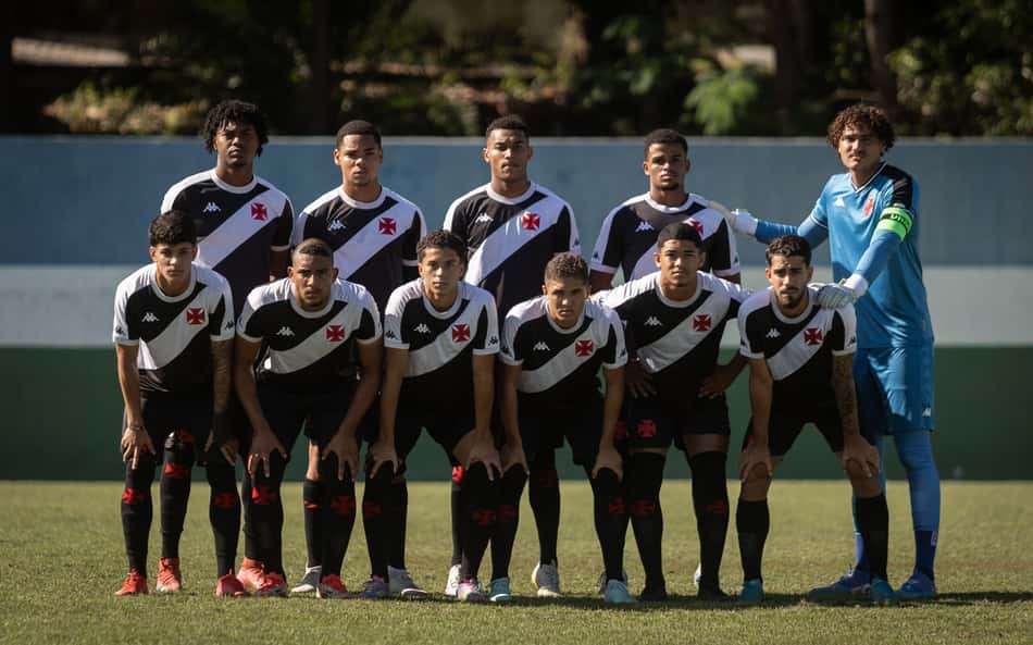 Vasco rescinde contrato de atleta da base