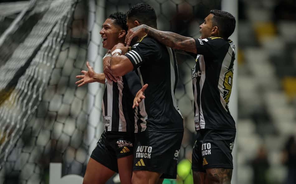 Jogadores do Atlético-MG comemora gol contra Inter (Foto: Pedro Souza / Atlético)