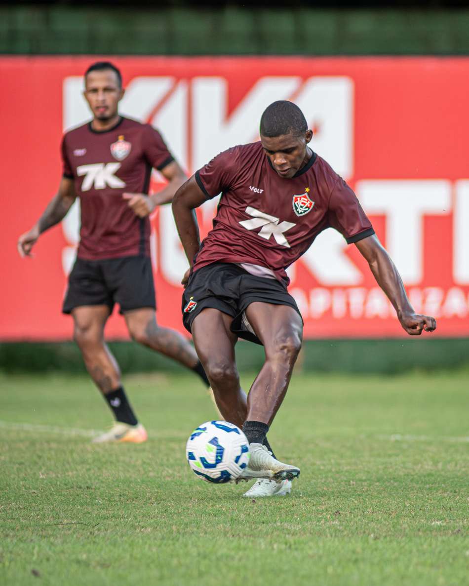 Lucas Lohan em treino do Vitória (Foto: Victor Ferreira / EC Vitória)