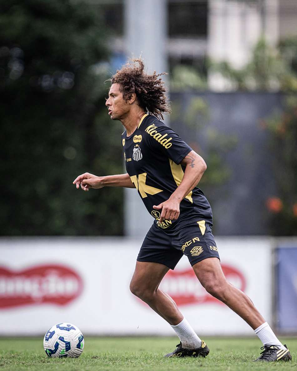 Willian Arão afirmou durante apresentação no Santos que já conversou com os Meninos da Vila do elenco. (Foto: Raul Baretta/ Santos FC)