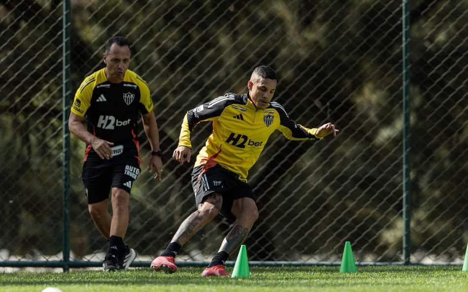 Atlético-MG anuncia que lesionado está à disposição de Cuca