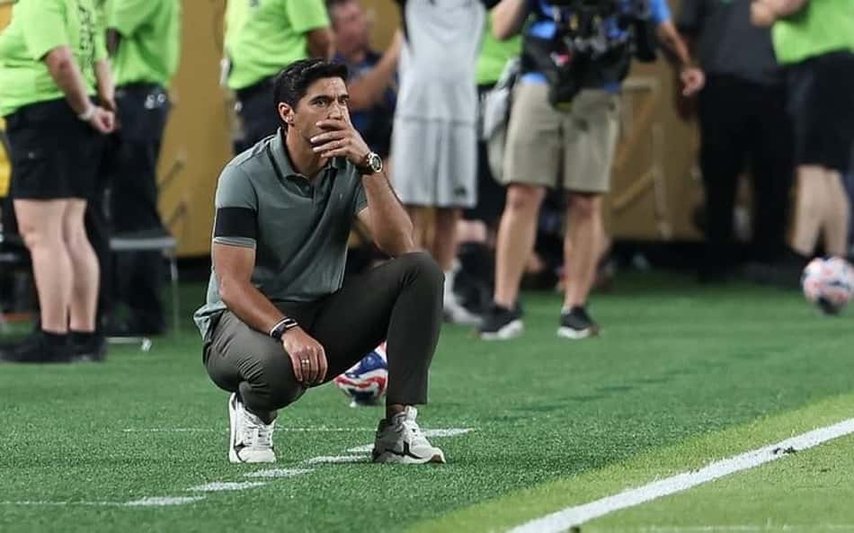 Palmeiras analisa elenco e mercado após baixas no ataque