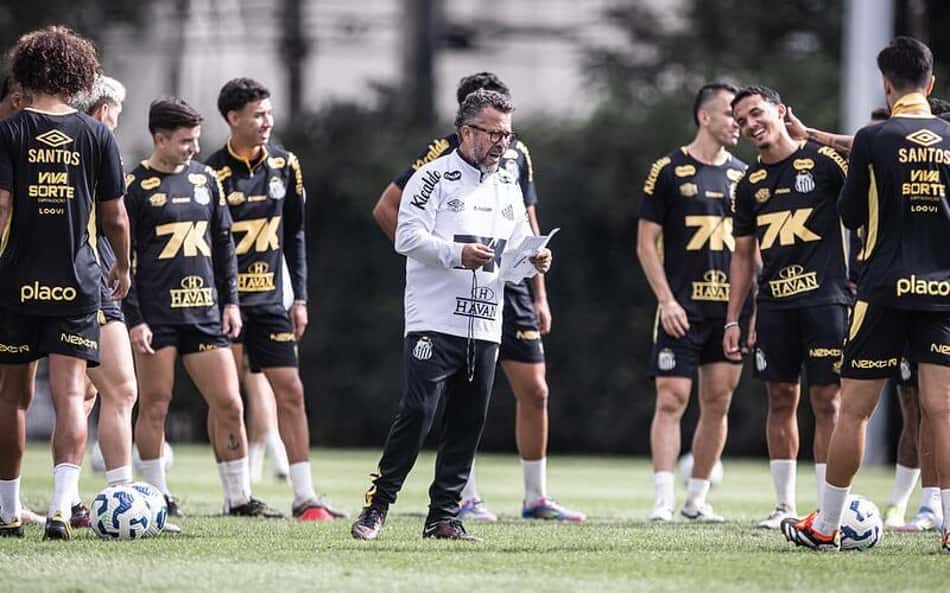 Elenco masculino do Santos retorna aos treinos nesta segunda-feira (07) depois de um dia de folga. (Foto: Raul Baretta/ Santos FC)