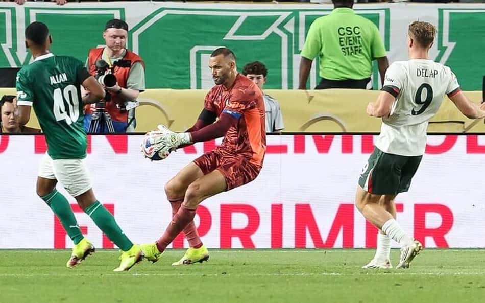 Goleiro ex-Palmeiras explica falha de Weverton contra Chelsea no Mundial