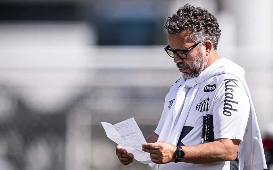 Cleber Xavier terá amistoso para ajustar o Santos antes de enfrentar o Flamengo