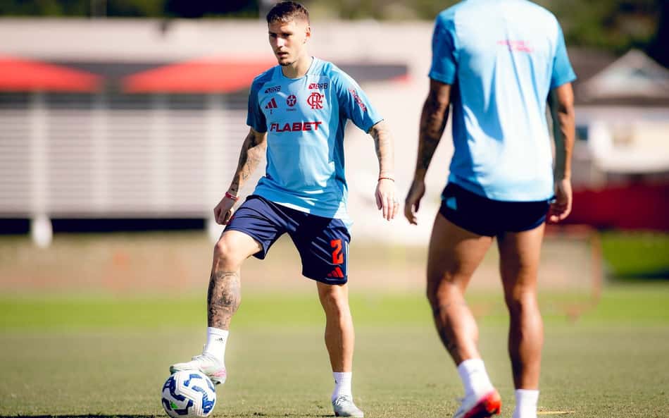 Varela reforça a importância da Nação para a temporada do Flamengo
