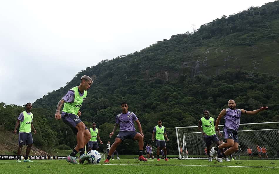 Botafogo durante treino no CT Lonier (Foto: Vítor Silva/Botafogo)