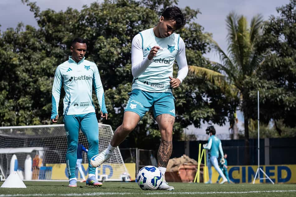 Atacante Kaio Jorrge, do Cruzeiro, em treino na Toca da Raposa (Foto: Gustavo Aleixo/Cruzeiro)