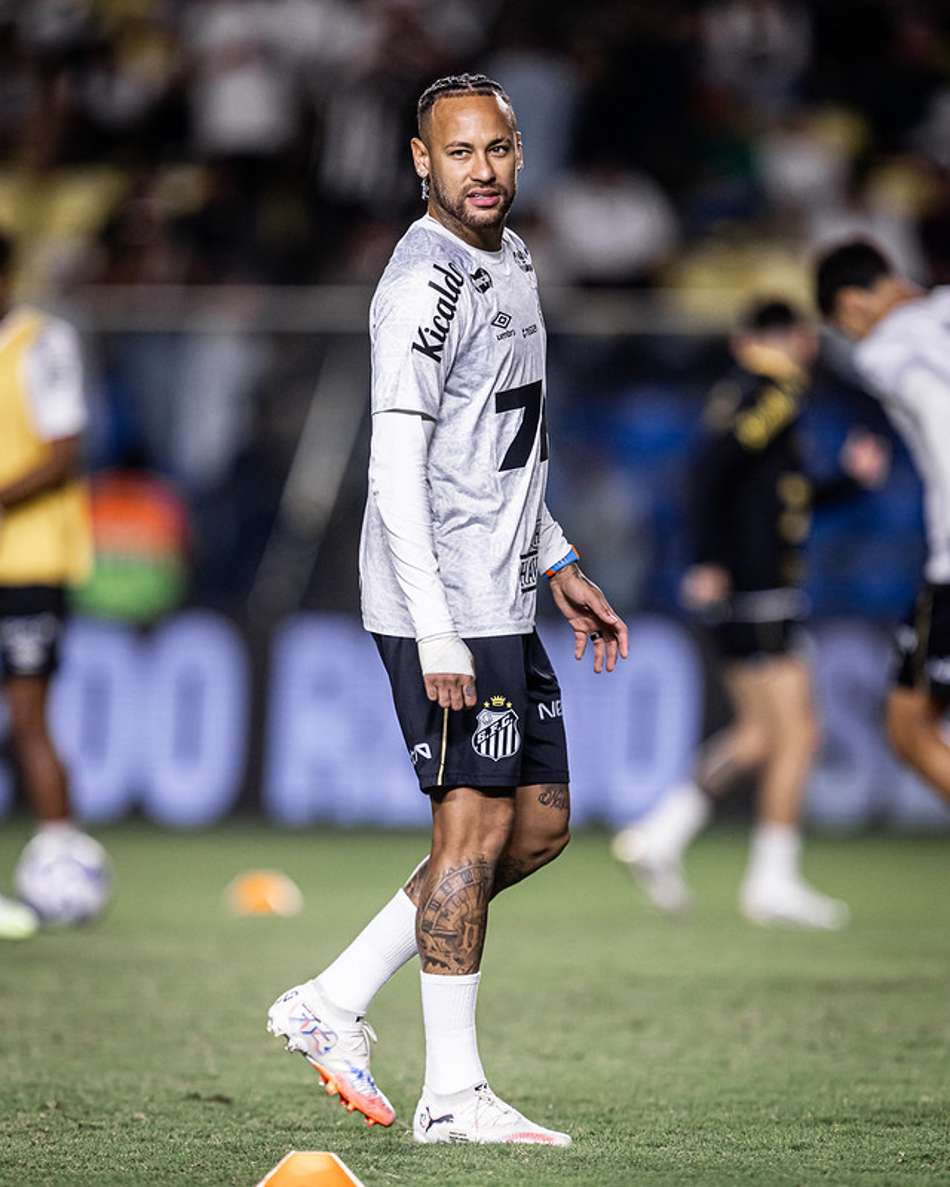 Neymar participou de amistoso do Santos diante da Desportiva Ferroviária, no Espírito Santo. (Foto: Raul Baretta/ Santos FC)