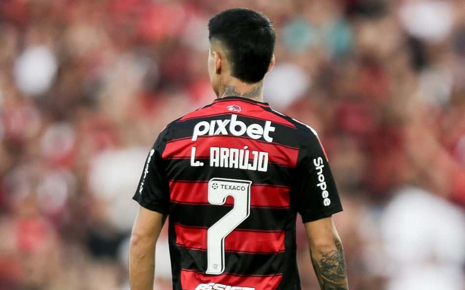Luiz Araújo comenta eliminação do Flamengo no Mundial e explica comemoração contra o São Paulo
