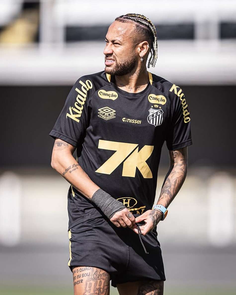 Neymar treinou com o elenco do Santos na Vila Belmiro no último domingo (13). (Foto: Raul Baretta/ Santos FC)