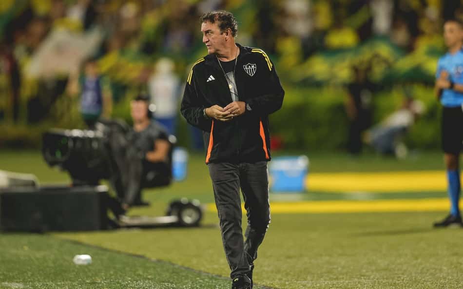 Após vitória do Atlético-MG, Cuca comenta venda de Rubens e salários atrasados