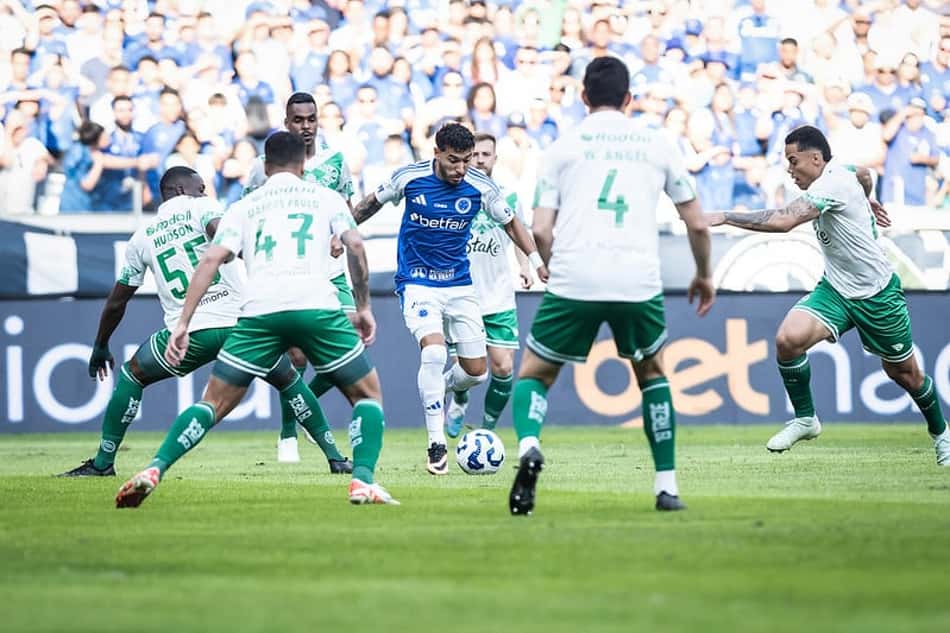 Lateral William, do Cruzeiro, em jogo contra o Juventude (Foto: Gustavo Aleixo/Cruzeiro)