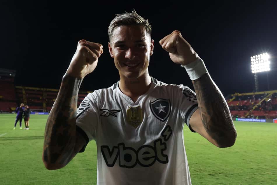 Mateo Ponte comemorando a vitória do Botafogo sobre o Sport (Foto: Vítor Silva/Botafogo)
