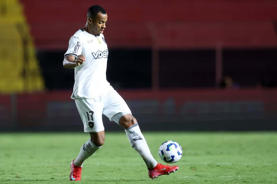 Marlon Freitas em ação durante Sport x Botafogo