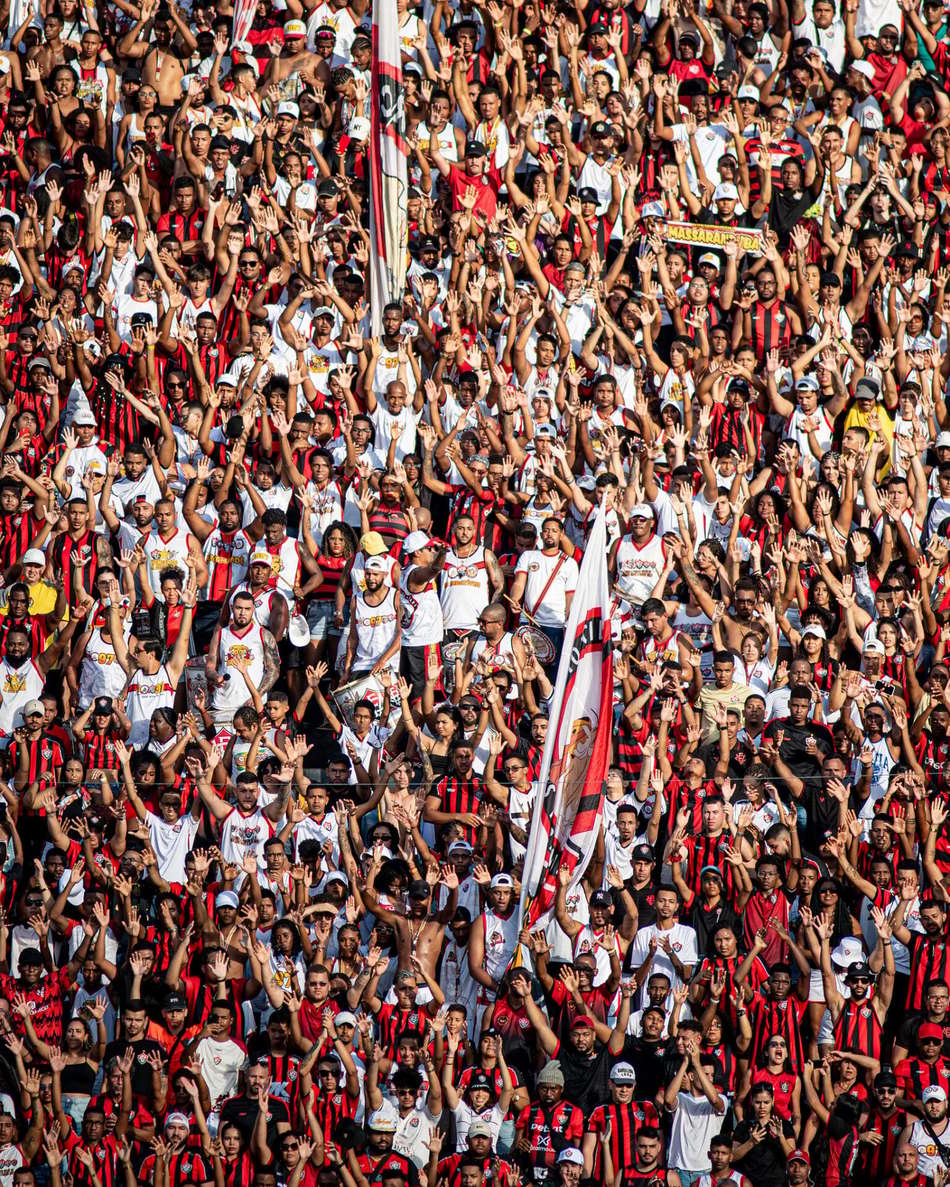 Torcida do Vitória contra o Bragantino, no Barradão (Foto: Victor Ferreira / EC Vitória)