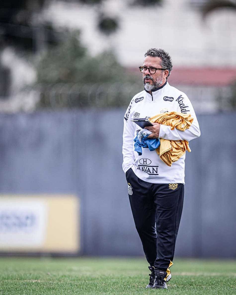 Cléber Xavier foi anunciado pelo Santos no dia 29 de abril deste ano para substitutir Pedro Caixinha. (Foto: Fotos: Raul Baretta/ Santos FC)