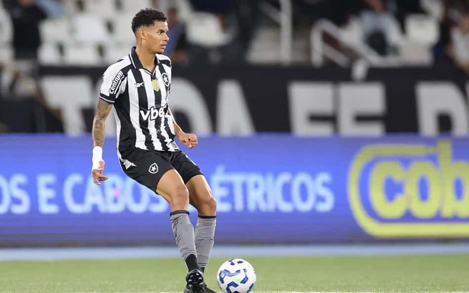 Newton acumula bons jogos e recebe elogios de Davide Ancelotti