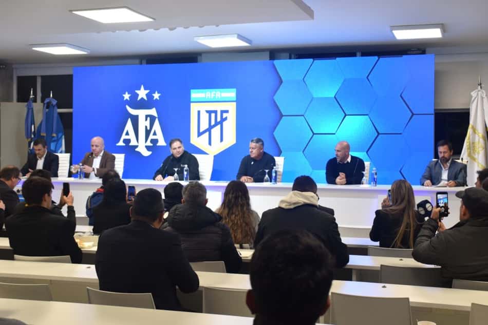 Reunião entre presidentes de clubes, e autoridades na AFA