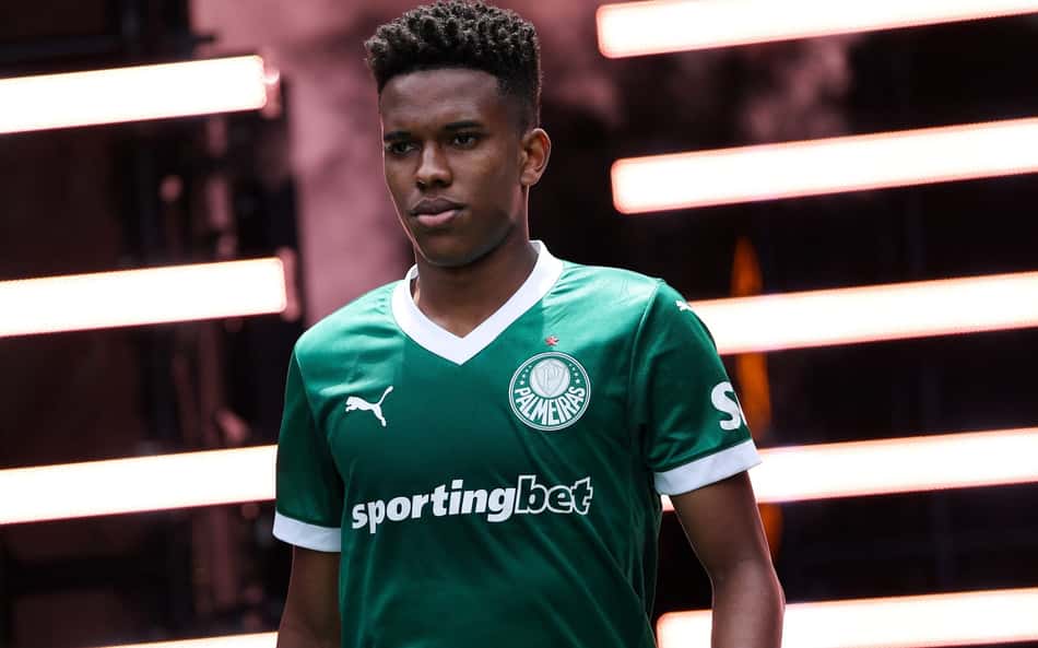 Estêvão deixa treinador do Chelsea impressionado com seu 'grande talento'