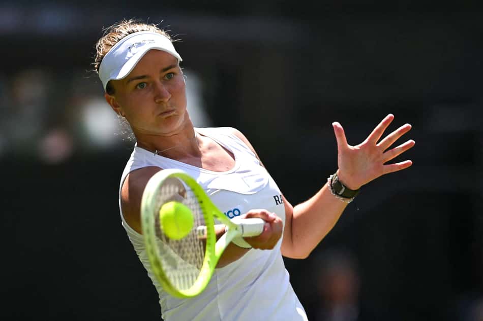 A tcheca Barbora Krejcikova na partida contra a filipina Alexandra Eala (Foto: Glyn KIRK / AFP)