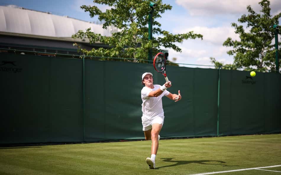 João Fonseca protagoniza lindo gesto após avançar em Wimbledon