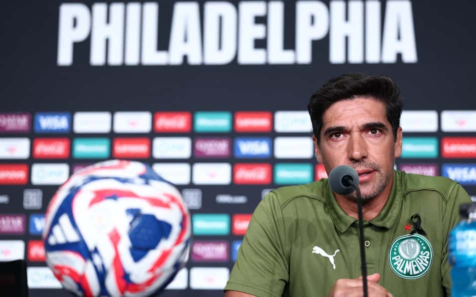 Abel Ferreira lamenta morte de Diogo Jota e manda recado a familiares do atacante