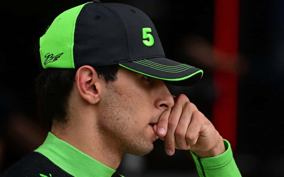 Bortoleto lamenta nova batida na F1, mas vibra com Hulkenberg: 'Primeiro de muitos'