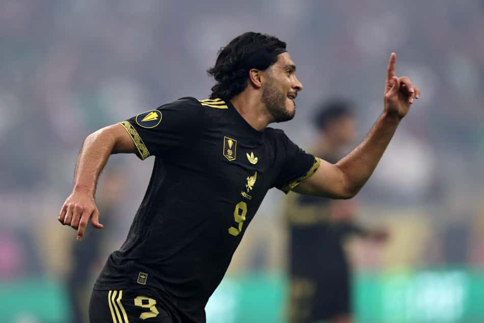 Raúl Jiménez comemra gol marcado em Estados Unidos x México (Foto: Omar Vega / GETTY IMAGES NORTH AMERICA / Getty Images via AFP)