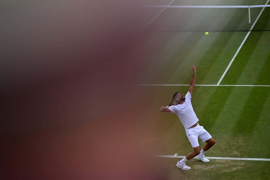 O saque é uma das armas de Marin Cilic (Foto: Glyn KIRK / AFP)