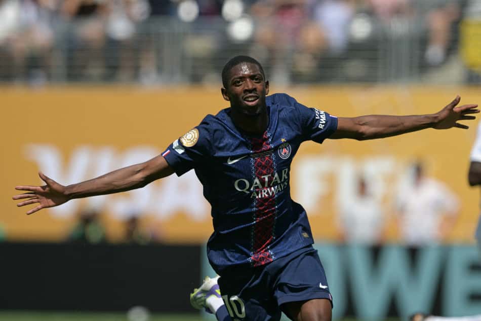 Dembélé comemora gol marcado contra o Real Madrid (Foto: JUAN MABROMATA / AFP)